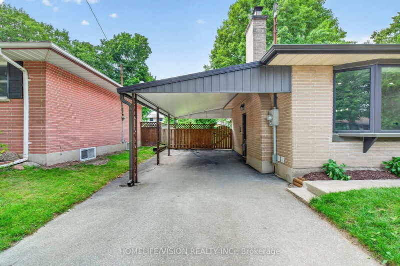 377 Griffith Street