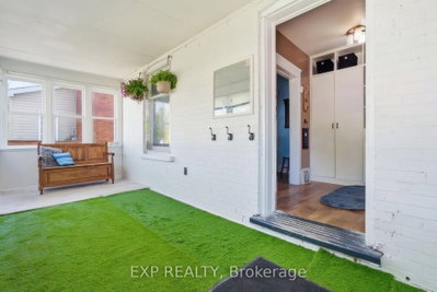 572 Downie Street — photo 4
