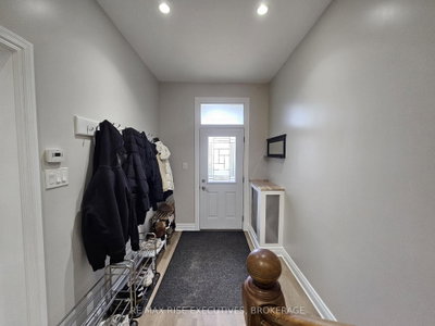 524 Frontenac Street — photo 3