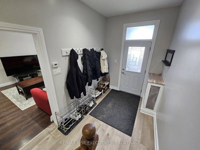 524 Frontenac Street — photo 4