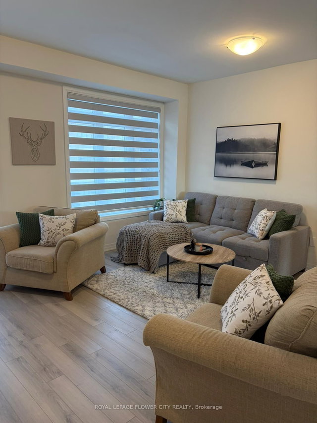 205 - 585 Colborne Street W