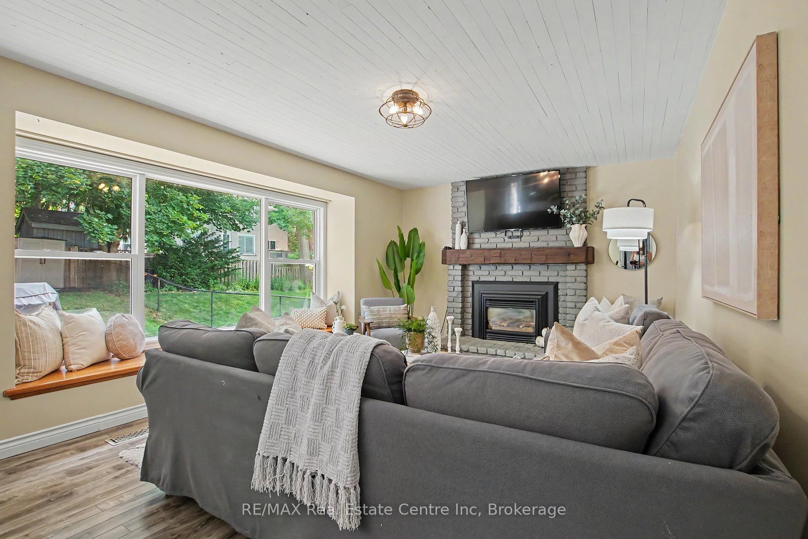 364 Kribs Street • Cambridge, ON photo 9
