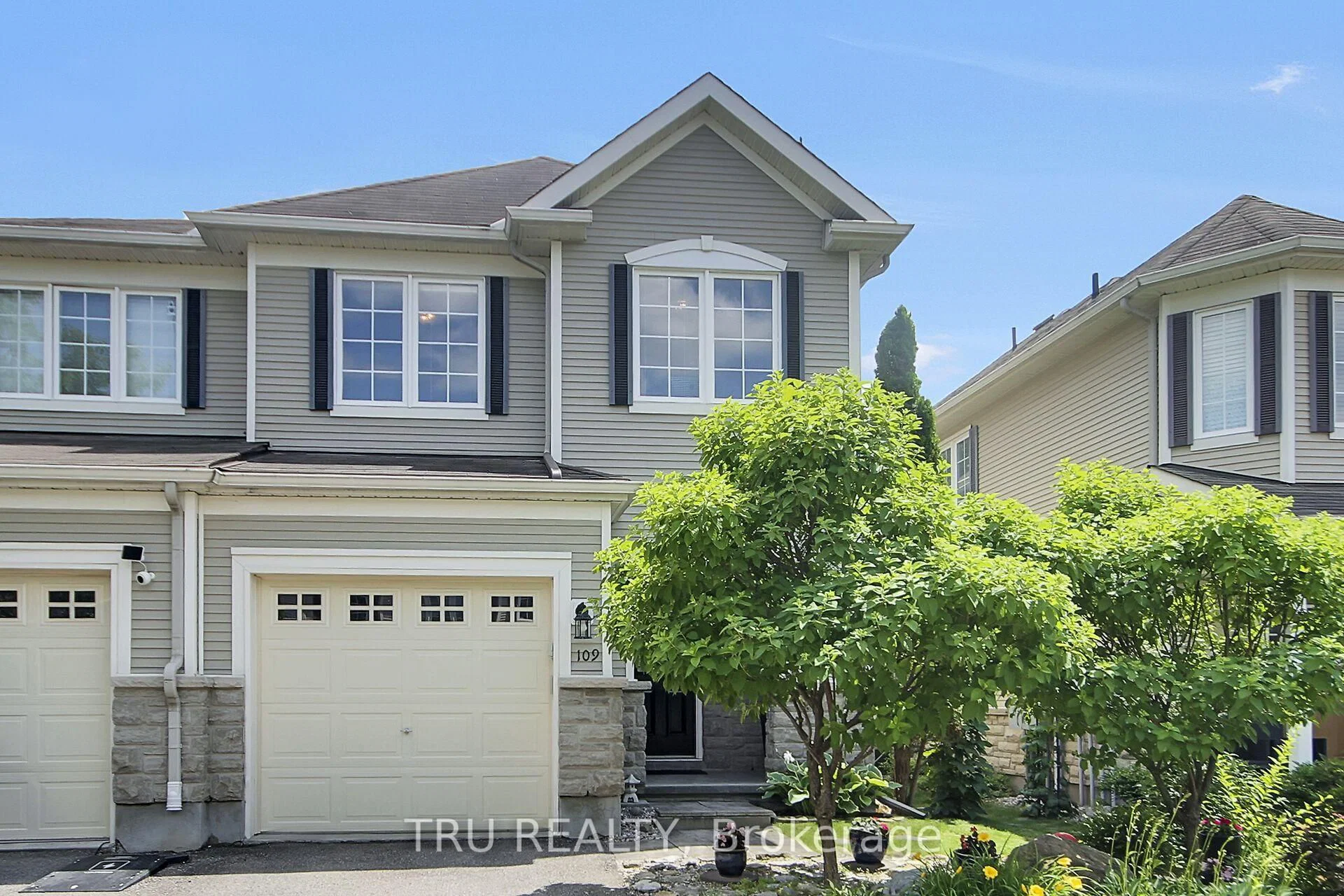 109 Braddock Private, Ottawa, ON