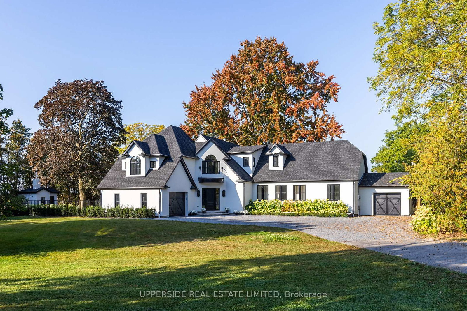 15886 Niagara Parkway • Niagara-on-the-Lake, ON photo 2