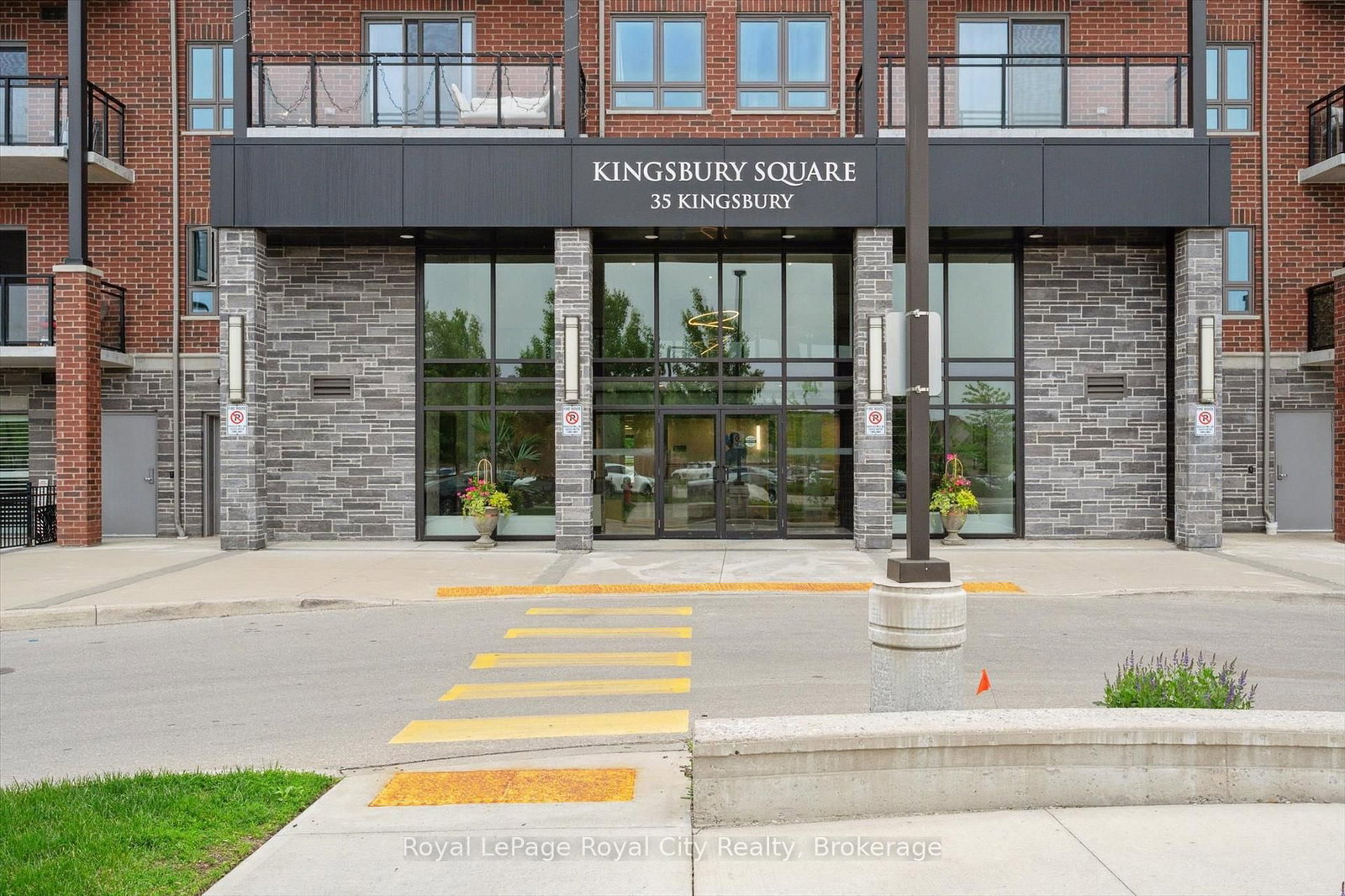 35 Kingsbury Square • #121 • Guelph, ON photo 2