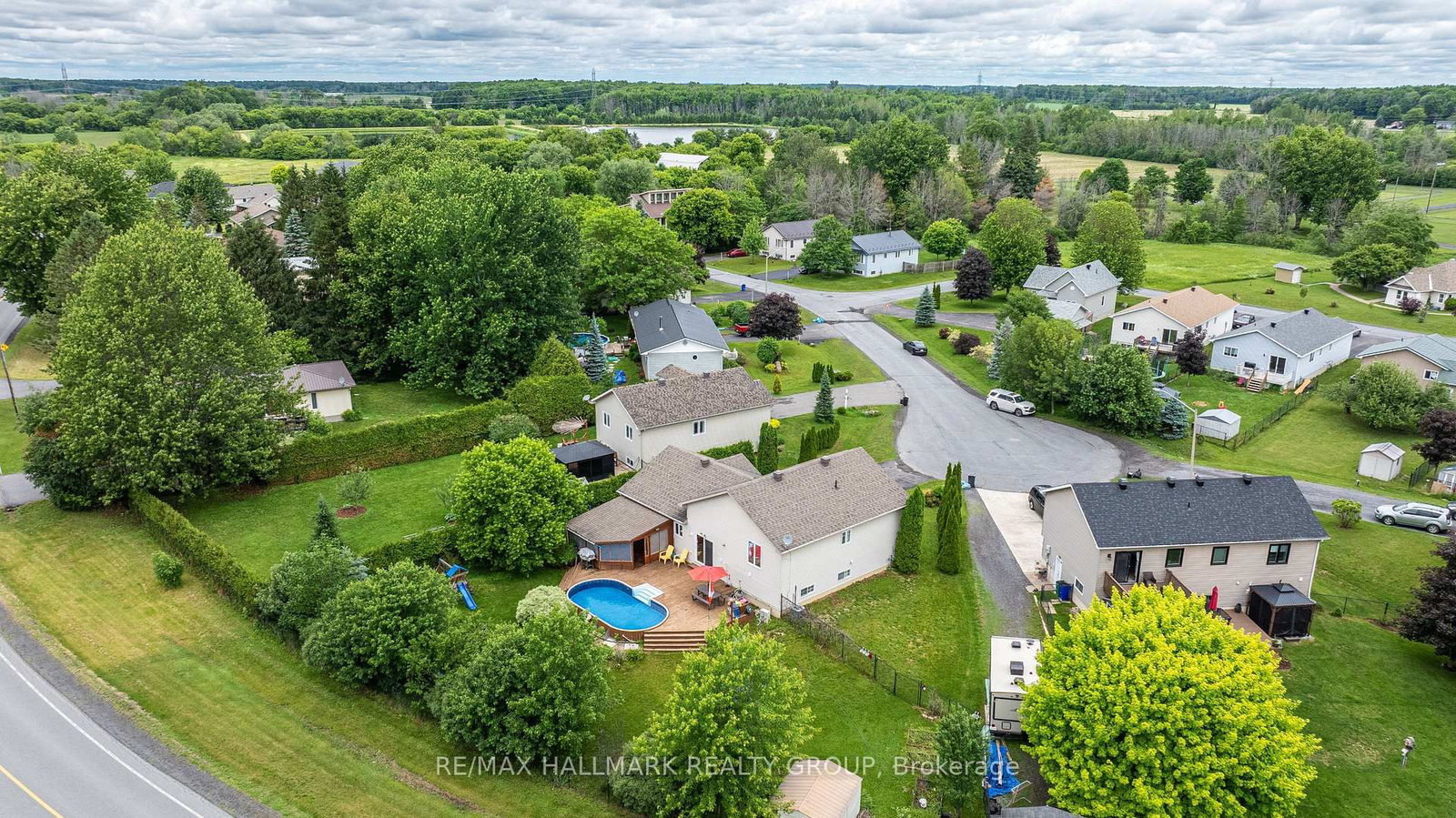 4300 Schell Street • South Dundas, ON photo 3