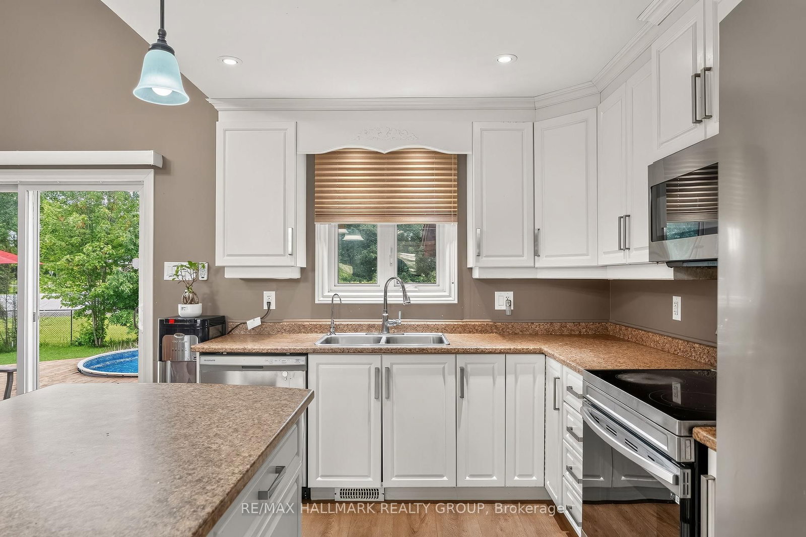 4300 Schell Street • South Dundas, ON photo 8