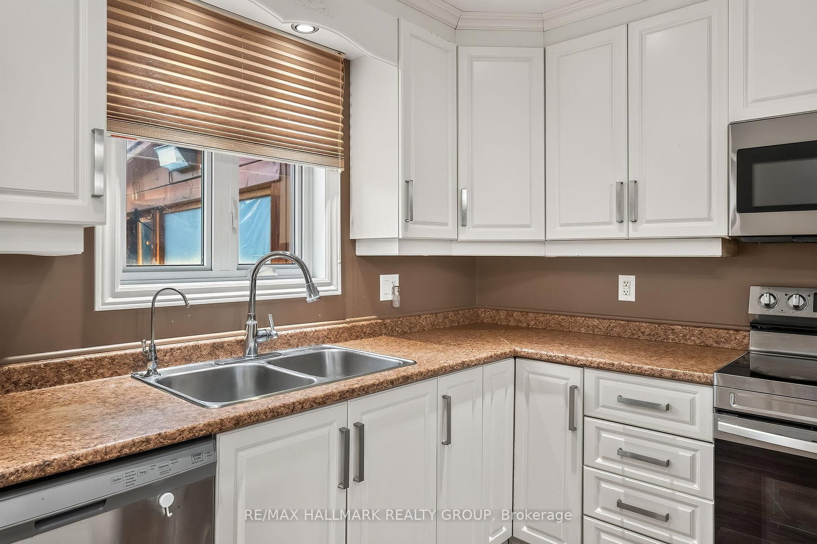 4300 Schell Street • South Dundas, ON photo 9