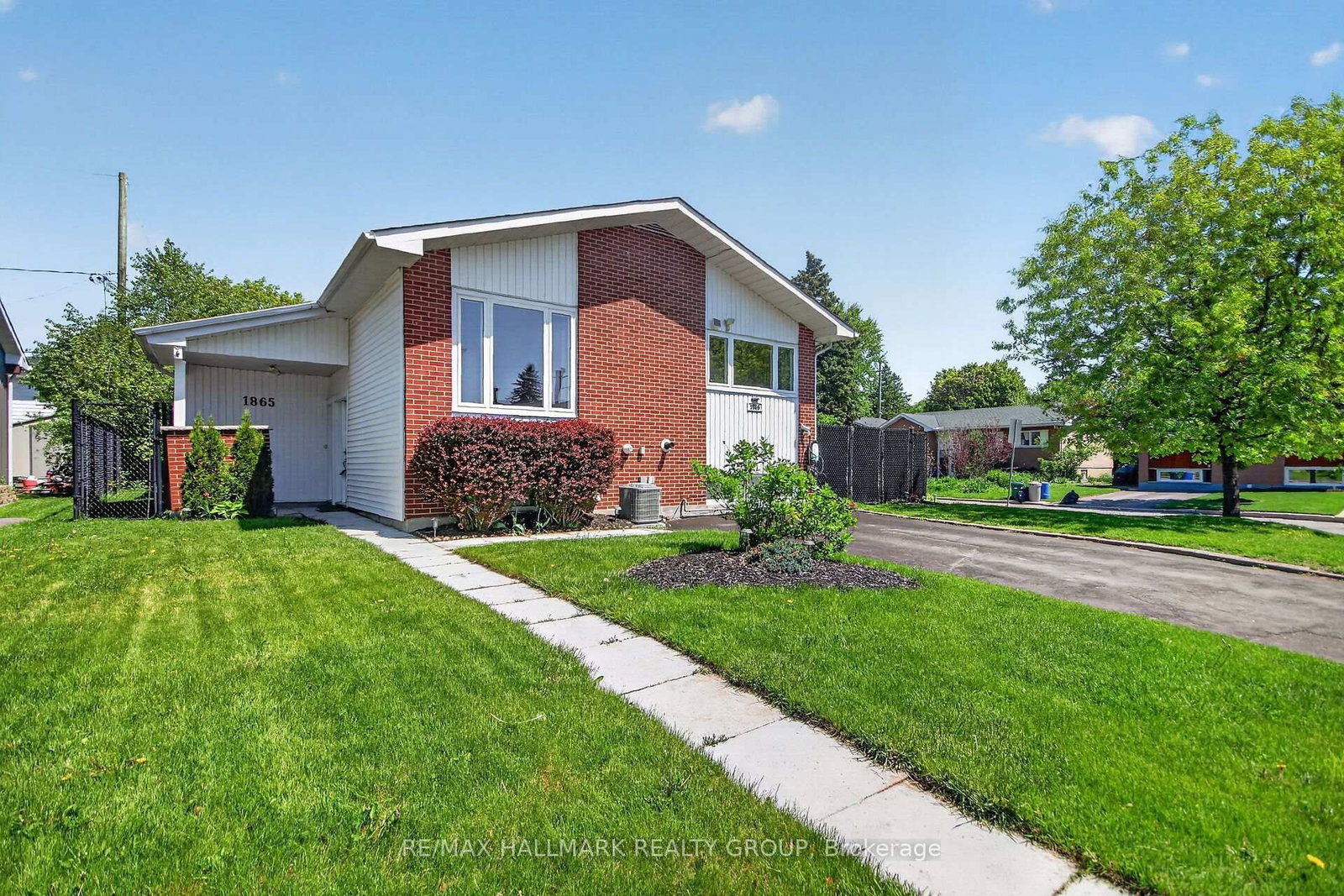 Detached House for sale at 1865 ARIZONA Avenue, Ottawa, Ontario, K1H 6Z5 - Guildwood Estates - Urbandale Acres - MLS: X13537422