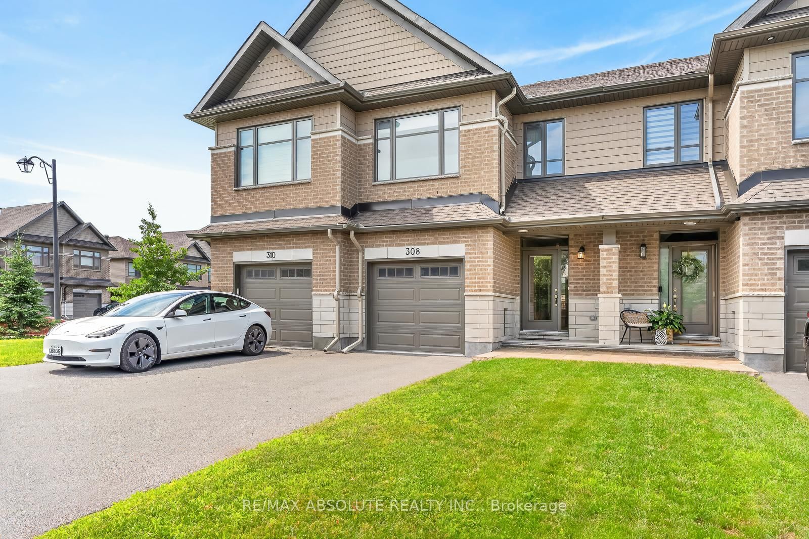 308 Proud Walk Drive • Stittsville, ON photo 2