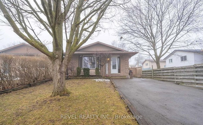 home for lease on 9 Balmoral Court