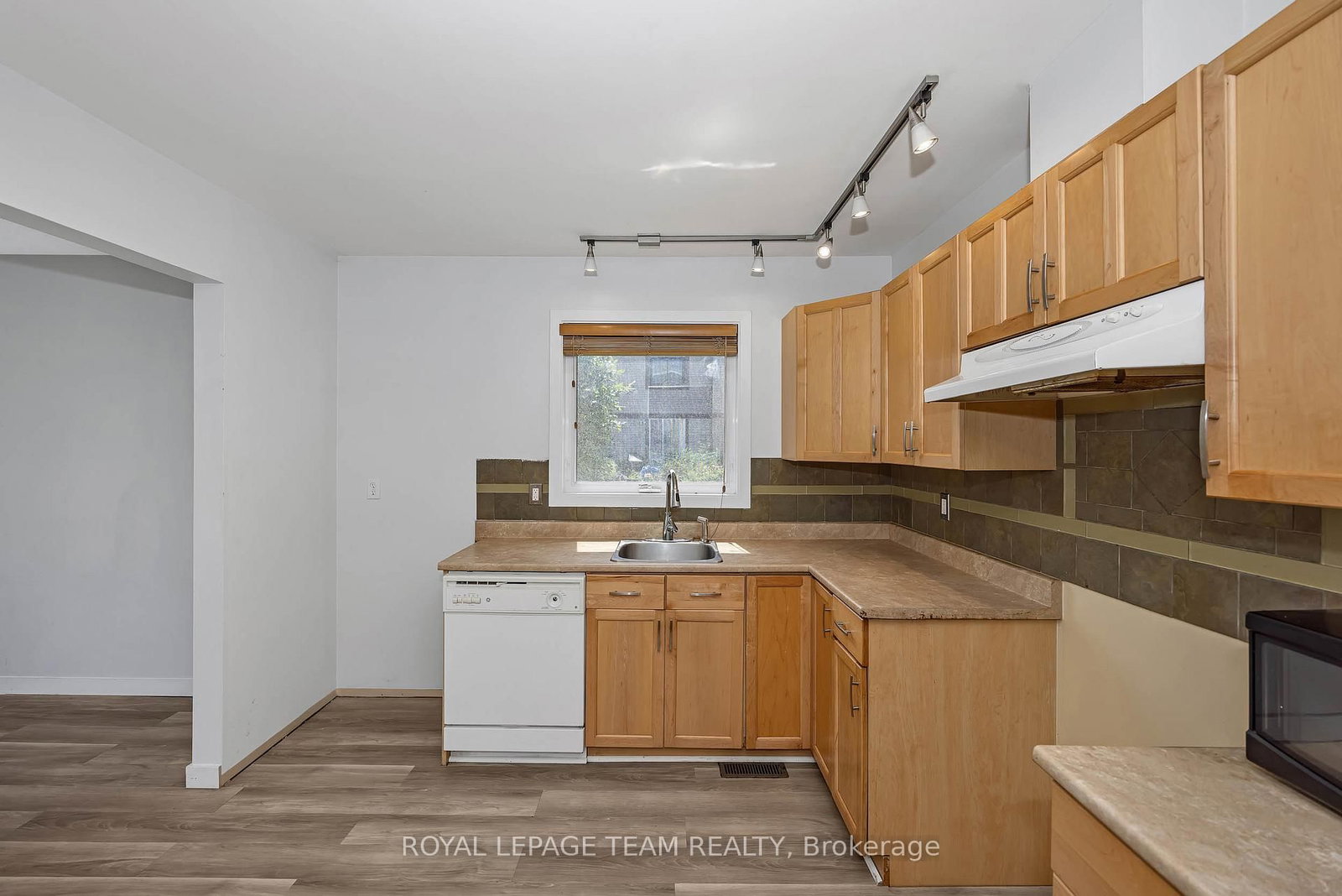 563 Parasol Court • Ottawa, ON photo 13