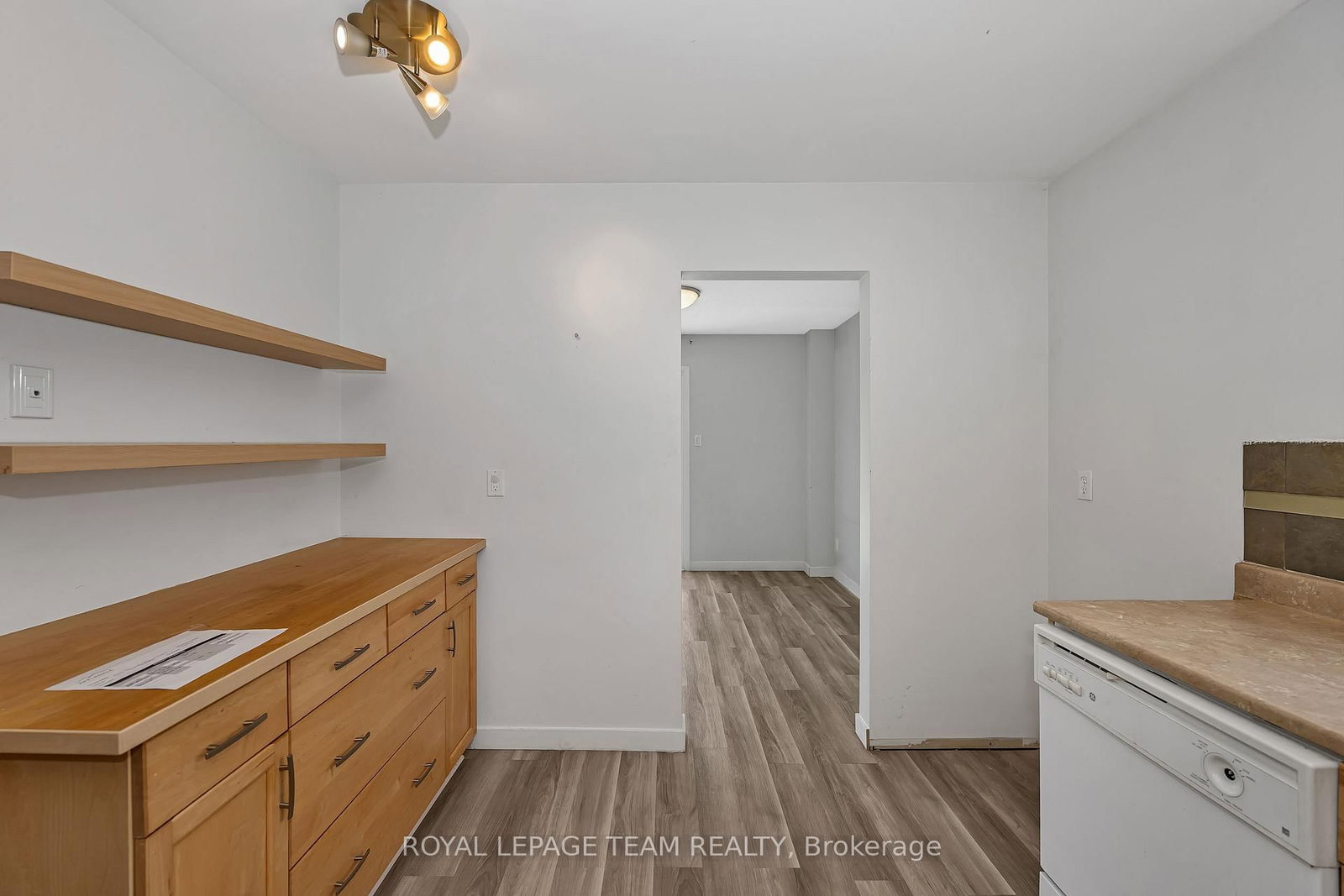 563 Parasol Court • Ottawa, ON photo 16