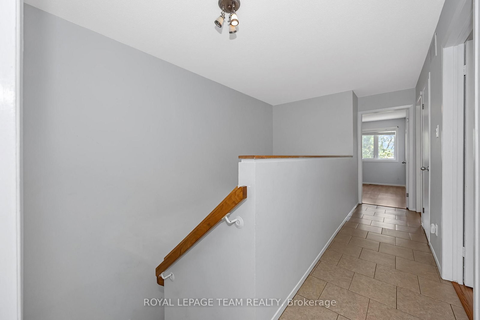 563 Parasol Court • Ottawa, ON photo 19
