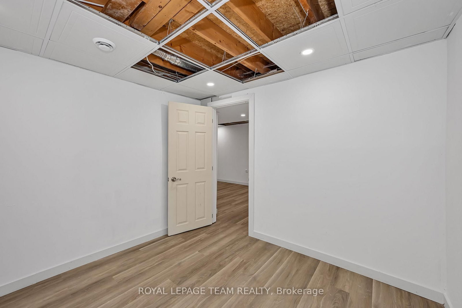 563 Parasol Court • Ottawa, ON photo 34