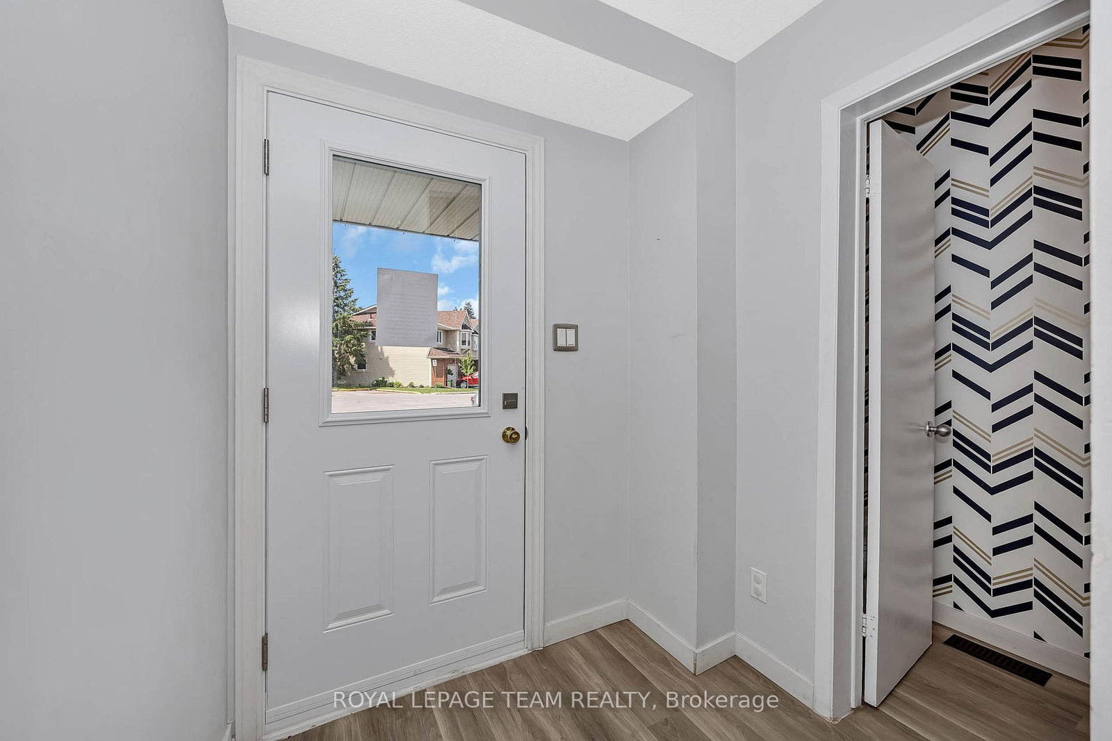 563 Parasol Court • Ottawa, ON photo 5