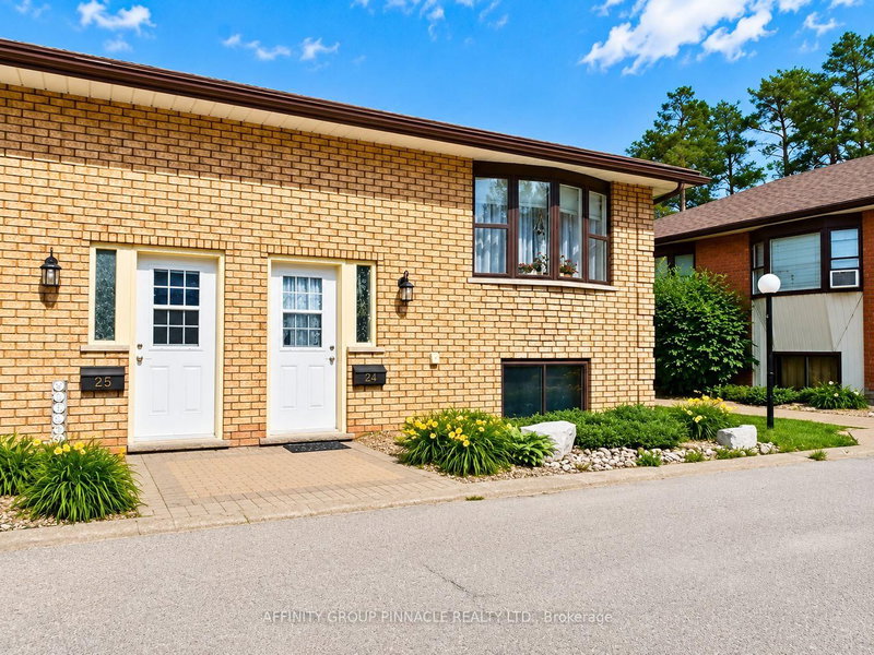 24 - 115 Mary Street W