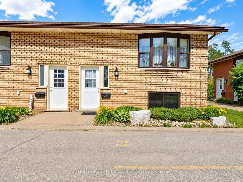 24 - 115 Mary Street W