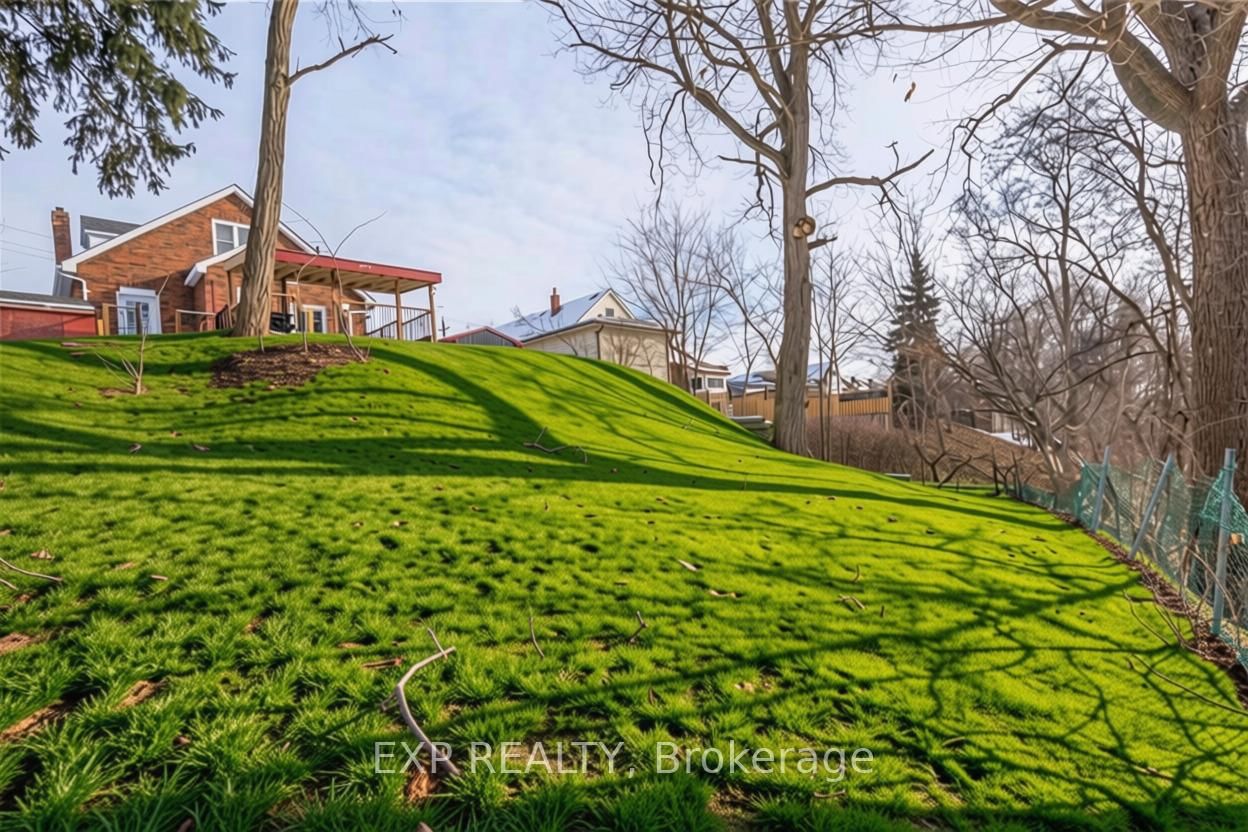 78 Terrace Hill Street • Brantford, ON photo 24
