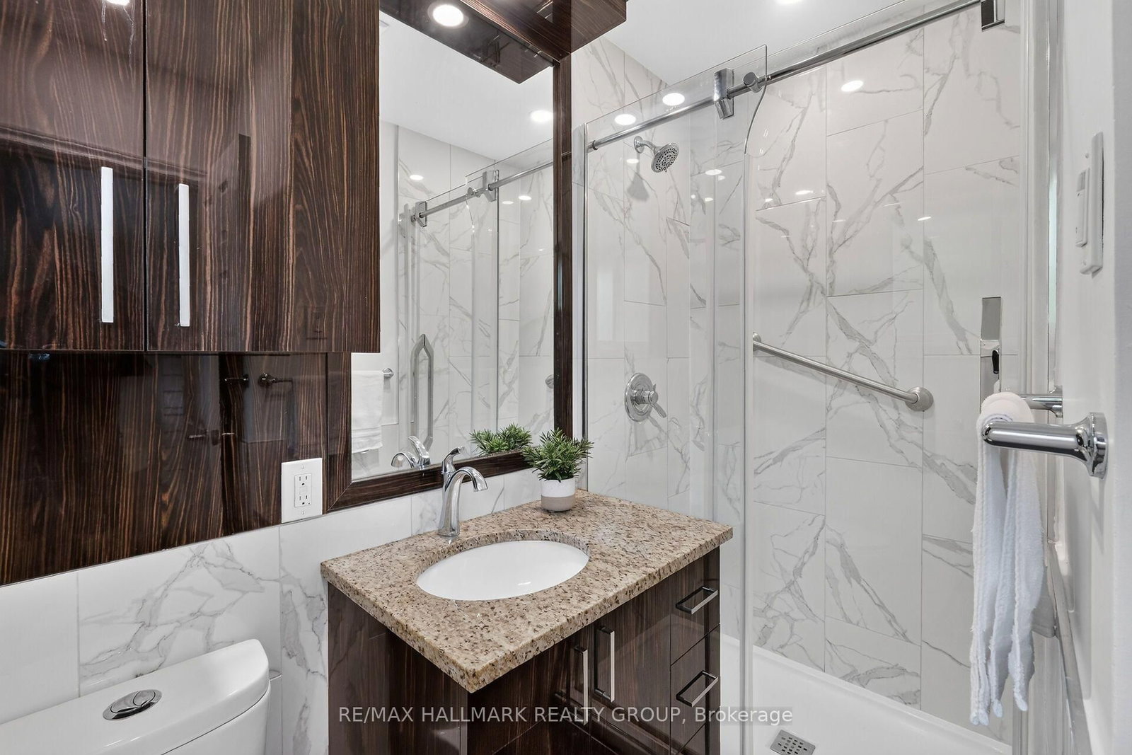 2160 Lambeth Walk • Ottawa, ON photo 15