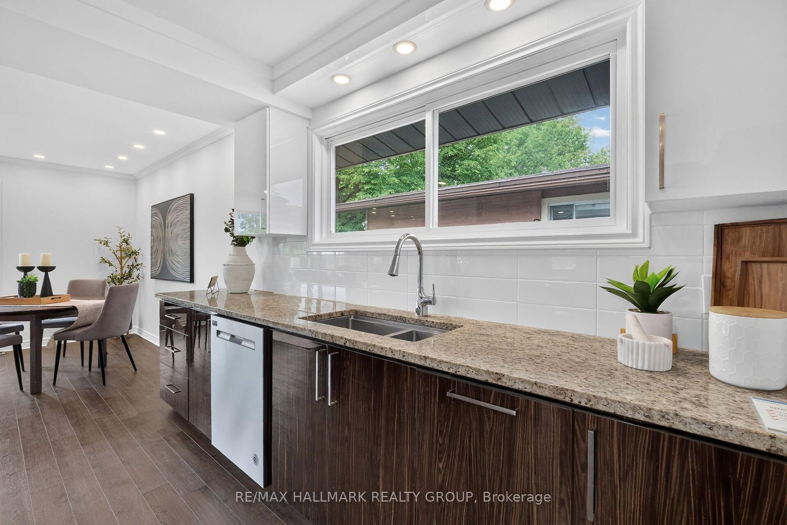 2160 Lambeth Walk • Ottawa, ON photo 9