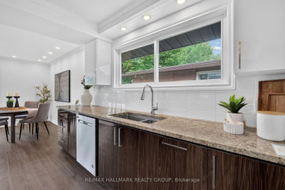 2160 Lambeth Walk • Ottawa, ON photo 9