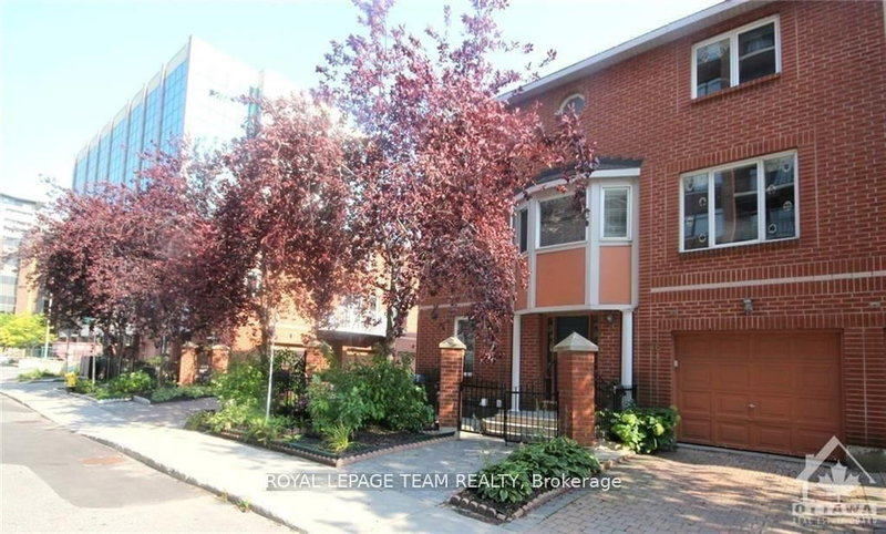 home for lease on 376 Lisgar Street