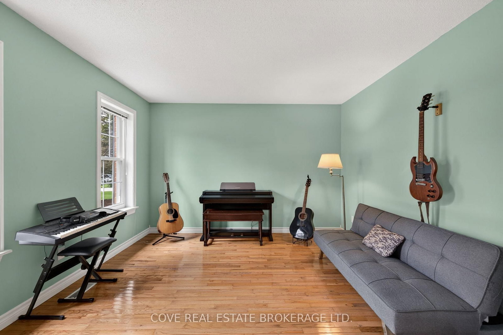 149 Salisbury Drive • Middlesex Centre, ON photo 9