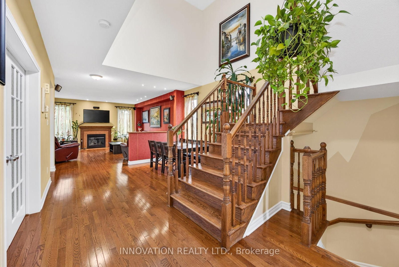 160 Hillman Marsh Way • Ottawa, ON photo 8