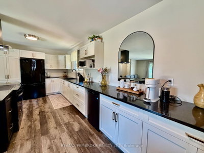 23 Doran Road • Petawawa, ON photo 4