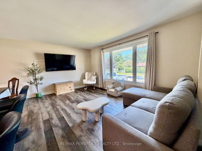 23 Doran Road • Petawawa, ON photo 8