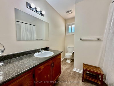 23 Doran Road • Petawawa, ON photo 9