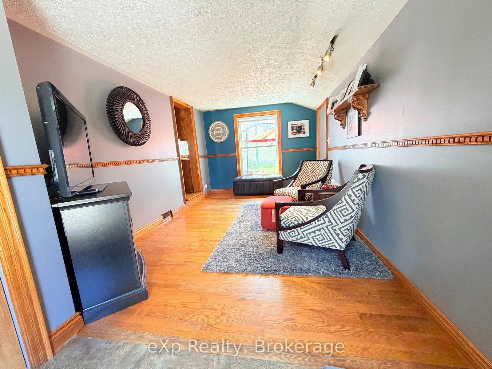 503 Yonge Street S • Brockton, ON photo 5