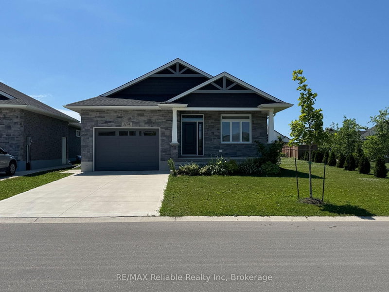 home for lease on 454 Warren Street