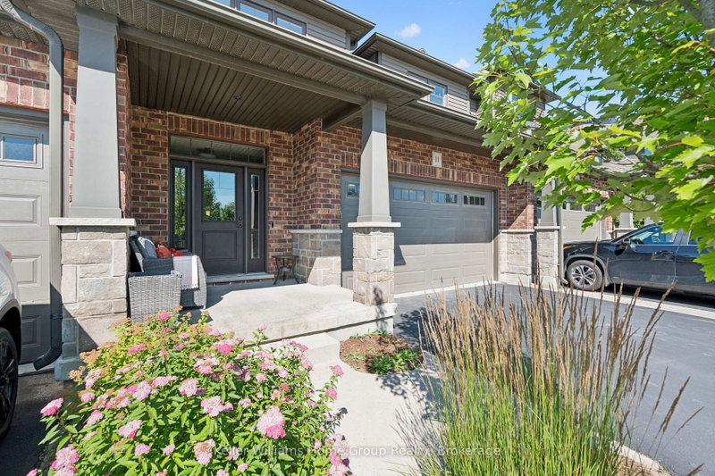 11 - 254 Gosling Gardens Avenue