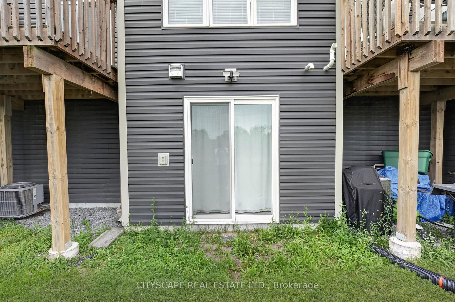 27 Lamb Crescent • Thorold, ON photo 5