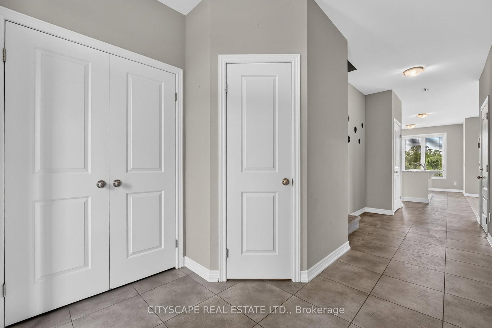 27 Lamb Crescent • Thorold, ON photo 8