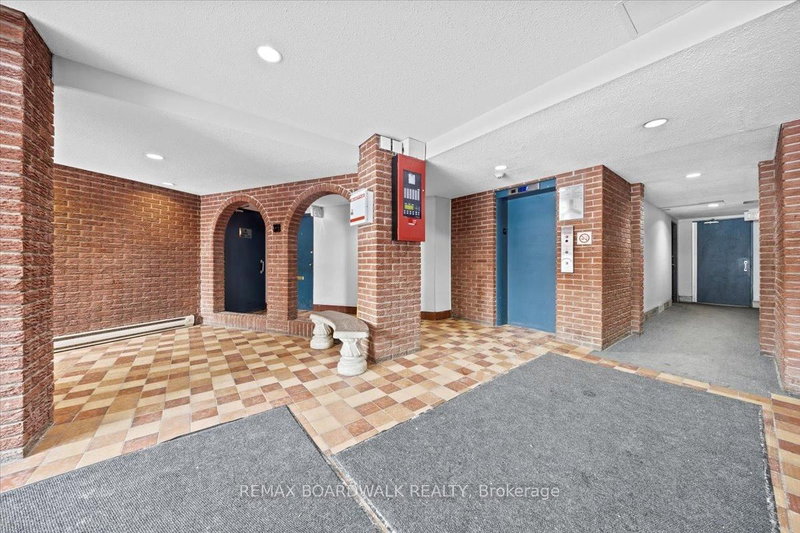 2044 Arrowsmith Dr photo 5