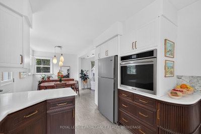 288 Yonge Street — more photos