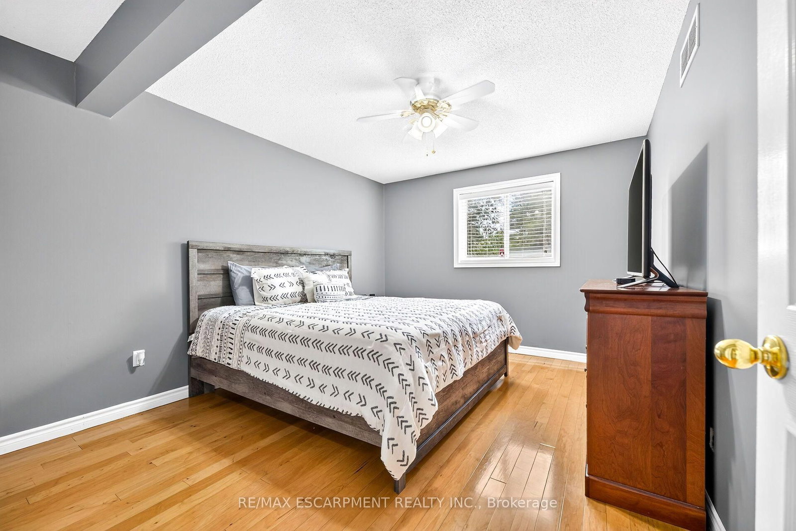 51 Cabriolet Crescent • Hamilton, ON photo 32