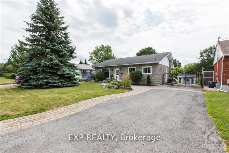 home for lease on 28 APPLEFORD Street