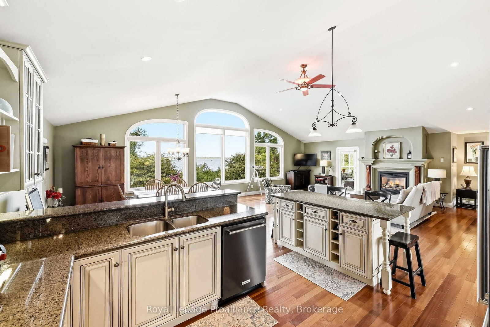 1674 Morris Avenue • Selwyn, ON photo 14
