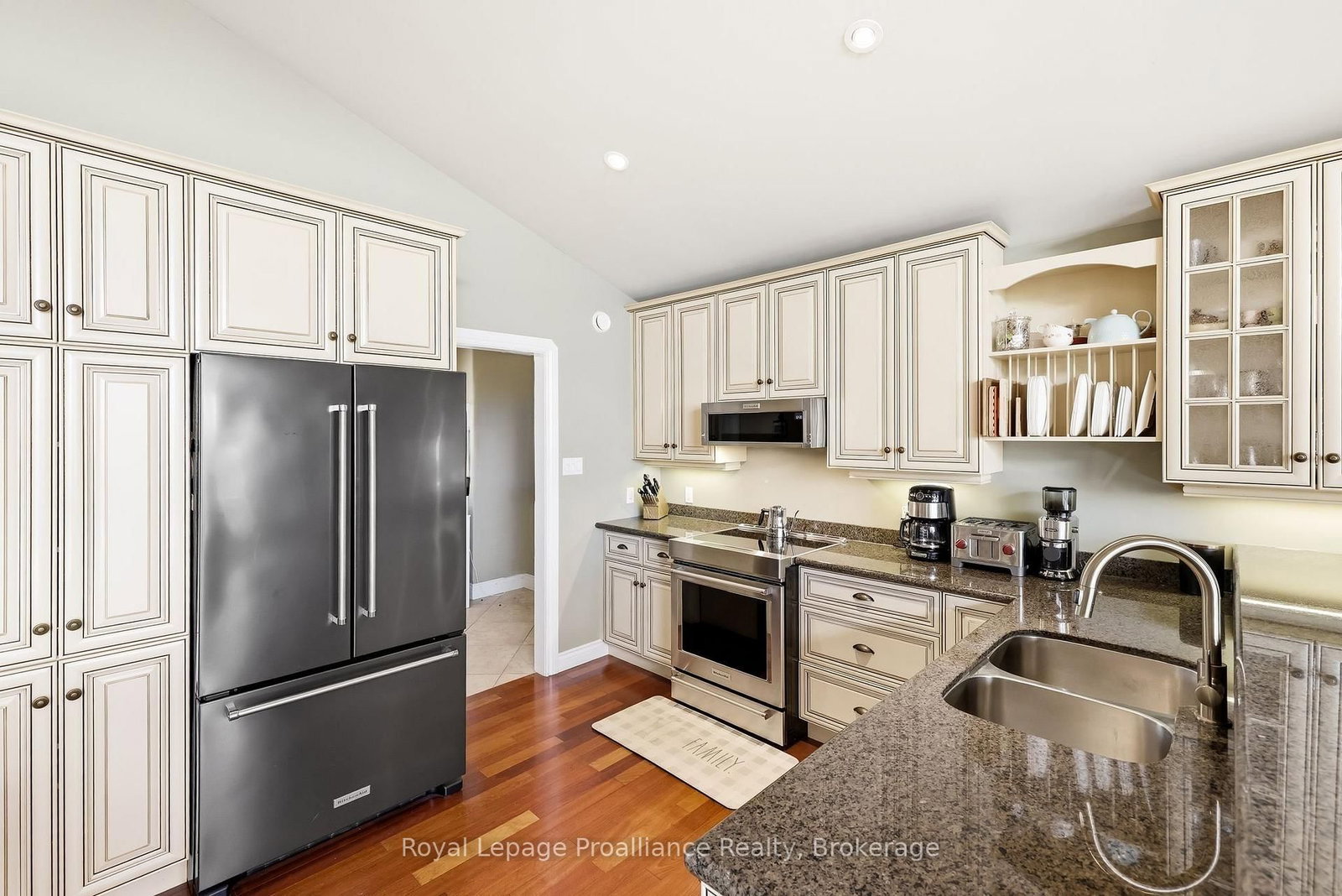 1674 Morris Avenue • Selwyn, ON photo 15