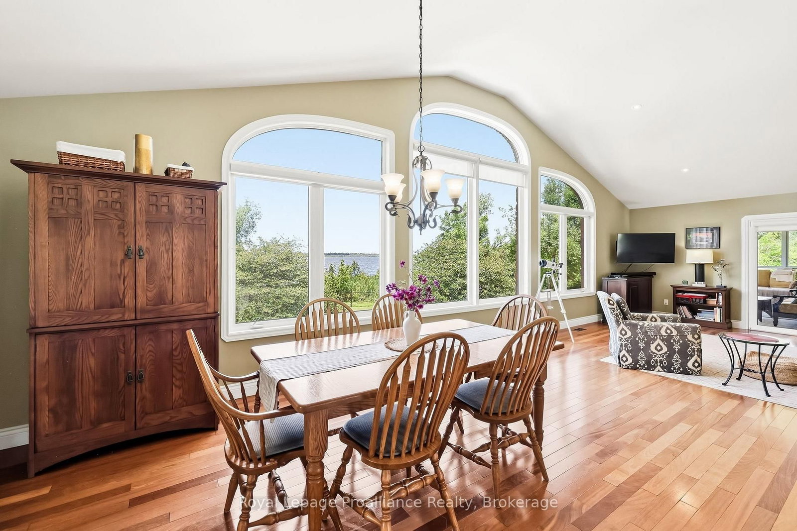 1674 Morris Avenue • Selwyn, ON photo 18