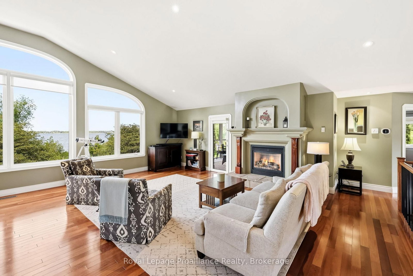 1674 Morris Avenue • Selwyn, ON photo 9