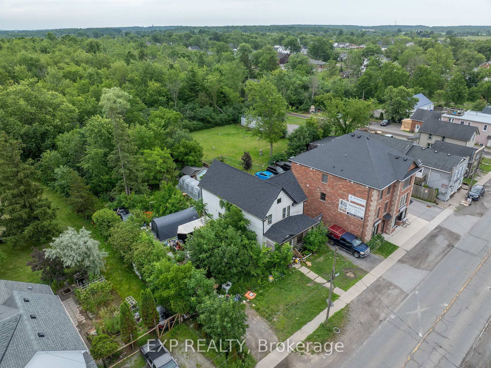 2632 Stevensville Road • Fort Erie, ON photo 2