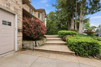 11 Maynard Street • Hamilton, ON photo 3