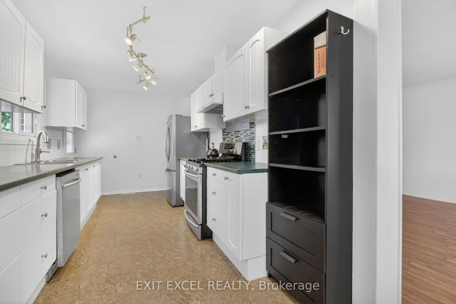 283 McElroy Drive • Ottawa, ON photo 13