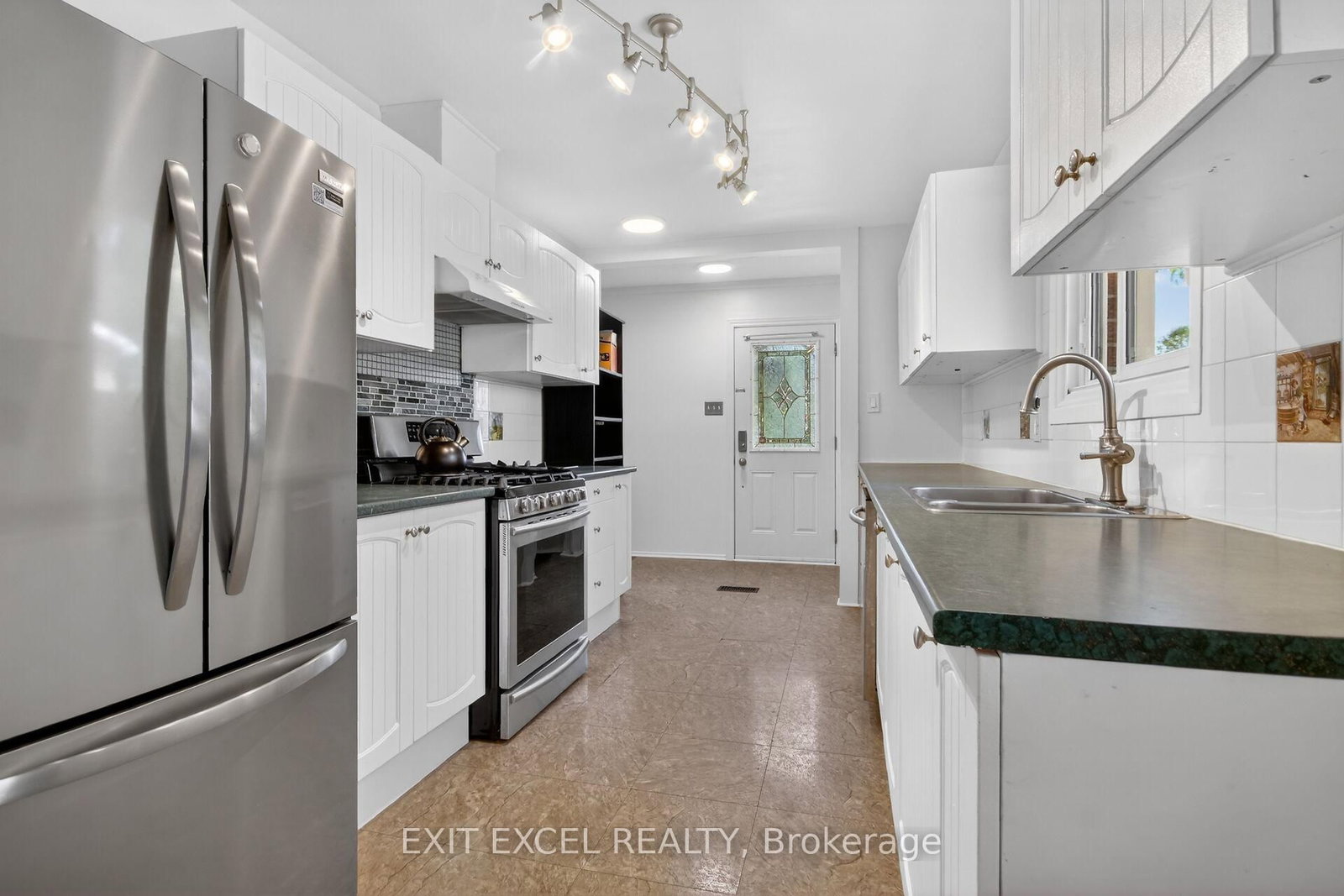 283 McElroy Drive • Ottawa, ON photo 17