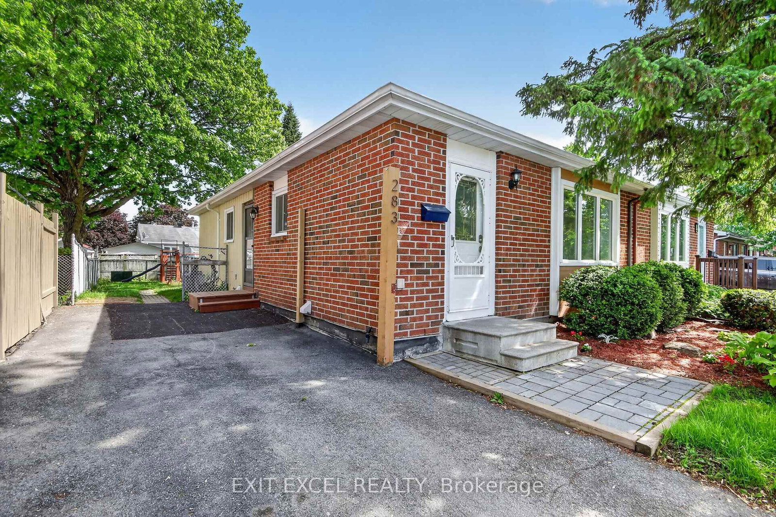 283 McElroy Drive • Ottawa, ON photo 2